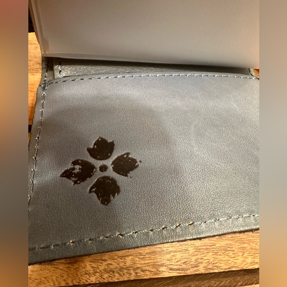Patricia Nash Astor wallet NWT Safflower Blue Color (blue and grey) $79 small - Picture 9 of 15